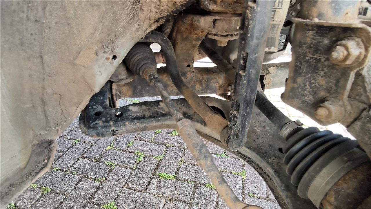 Fahrwerk und Unterboden des Astra H GTC während der Arbeiten